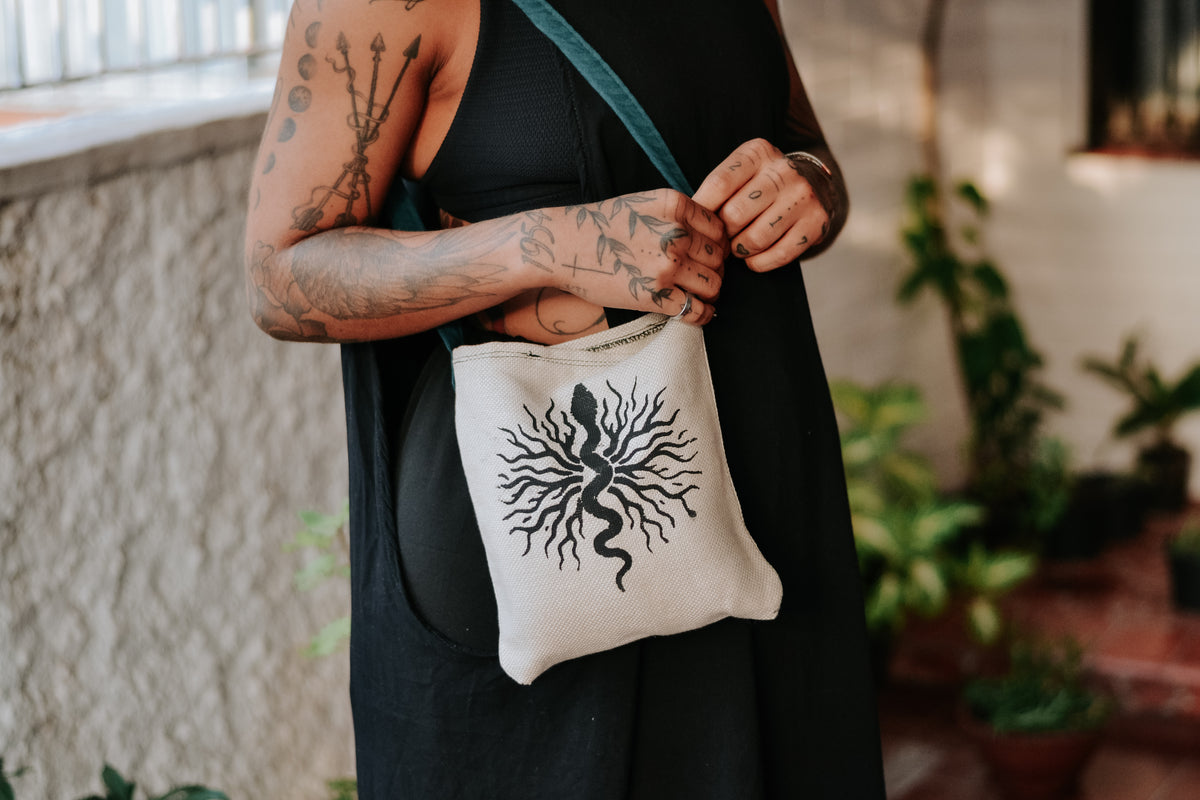 Bolsa cobra-raiz preto