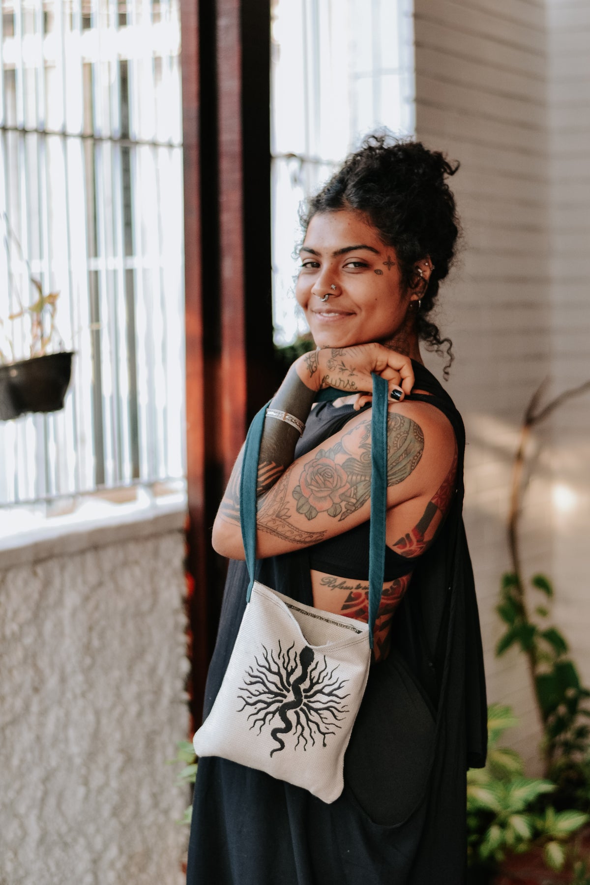 Bolsa cobra-raiz preto